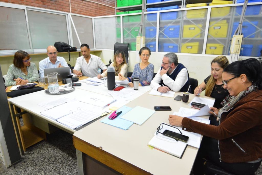 Nuevo cronograma: el 23 de octubre serán las elecciones docentes y no docentes
