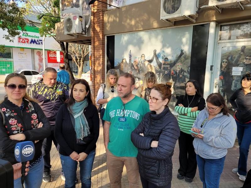 Intoxicación masiva de egresados de Resistencia en Bariloche: “Fueron cuatro días de desidia total” Intoxicación masiva de egresados de Resistencia en Bariloche: “Fueron cuatro días de desidia total”