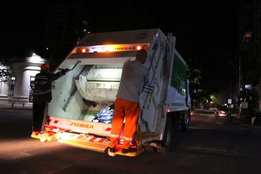 Residuos: el municipio de Resistencia continúa con su plan de contingencia con camiones propios