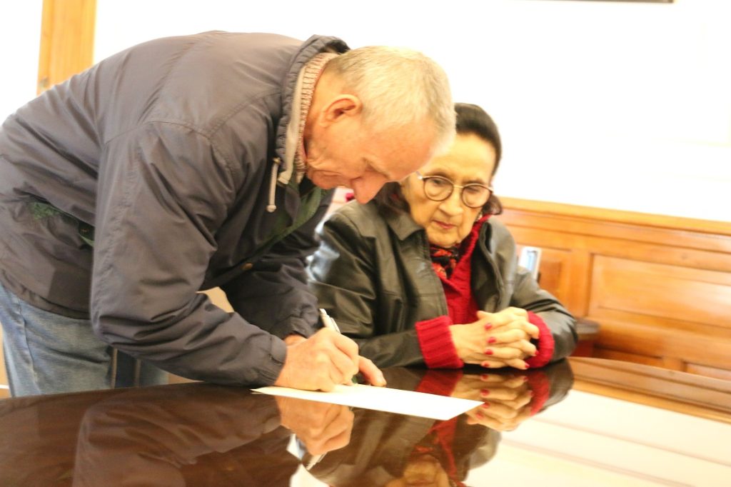 Se formalizó la firma de escrituras de inmuebles cedidos por docentes a la UNNE