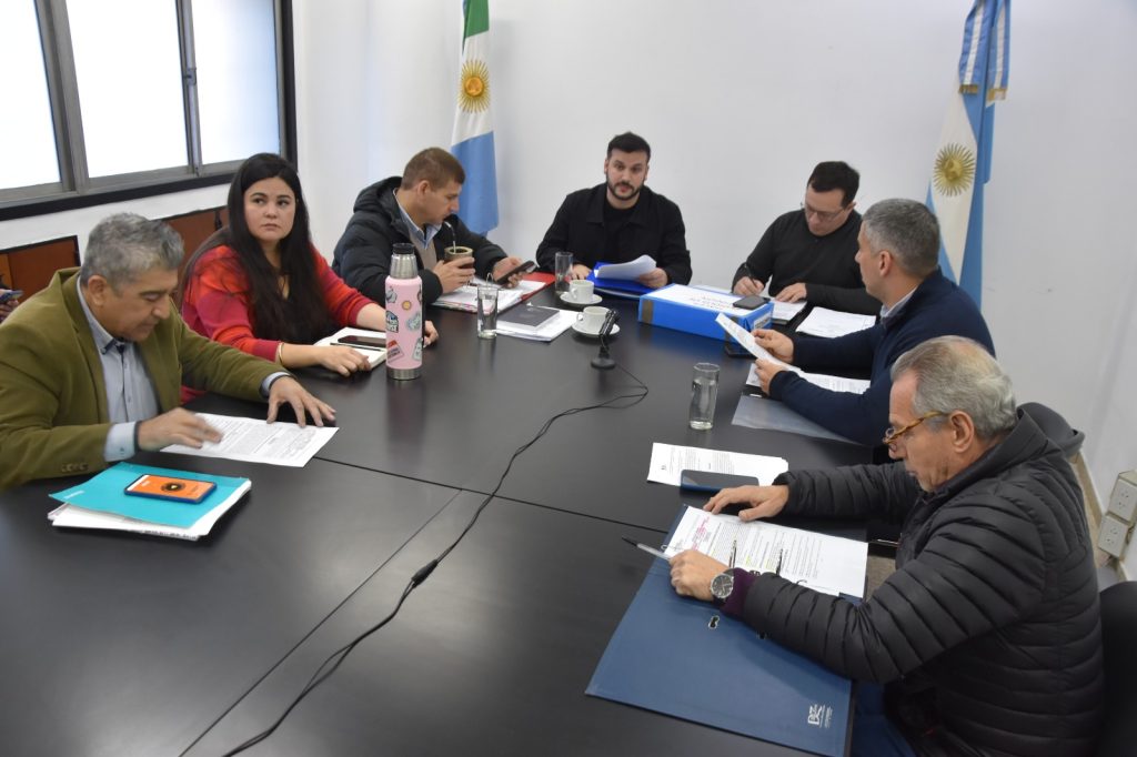 Analizan prorrogar el plazo para acogerse a la moratoria para el pago de tributos provinciales  