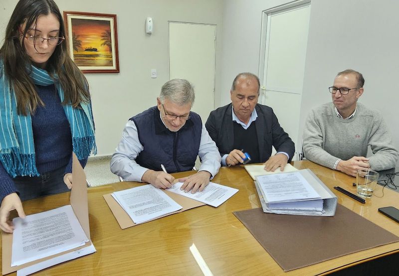 Las Breñas: el gobierno provincial cedió al Municipio la planta potabilizadora de Las Piedritas Las Breñas: el gobierno provincial cedió al Municipio la planta potabilizadora de Las Piedritas
