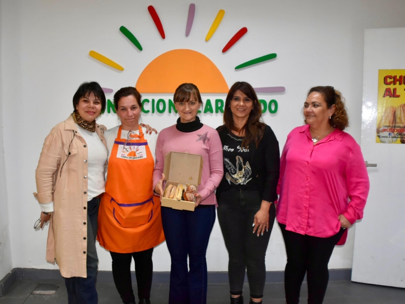 La vicegobernadora, en la fundación “Clareando”: “Es digna de imitar y valoramos su tarea” La vicegobernadora, en la fundación “Clareando”: “Es digna de imitar y valoramos su tarea”