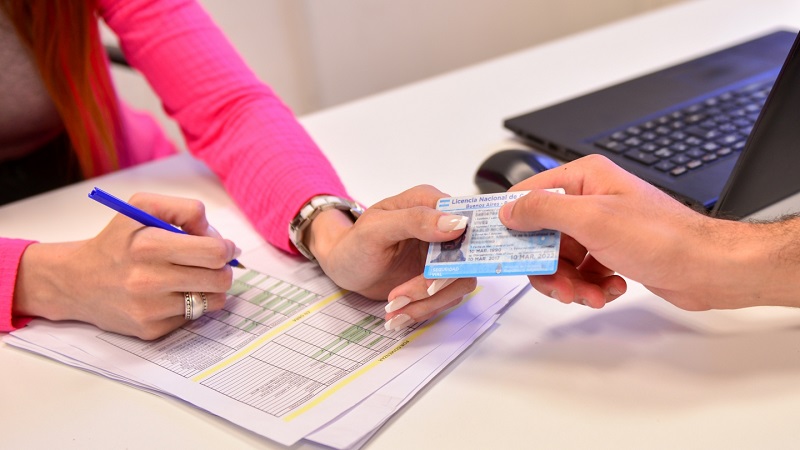 Licencias de conducir: un certificado clave aumentó 120% y sacar o renovar el registro será más caro Licencias de conducir: un certificado clave aumentó 120% y sacar o renovar el registro será más caro