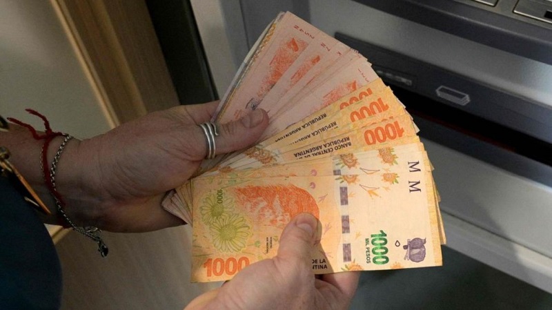 Los salarios registrados cayeron por séptimo mes consecutivo en marzo Los salarios registrados cayeron por séptimo mes consecutivo en marzo