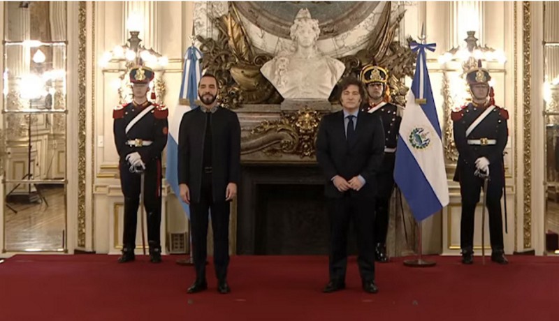 Milei recibió a Nayib Bukele en la Casa Rosada y por la noche cenarán en Olivos Milei recibió a Nayib Bukele en la Casa Rosada y por la noche cenarán en Olivos