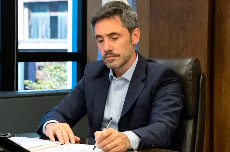 Los gobernadores acordaron que dirigente del peronismo siga como presidente del CFI Los gobernadores acordaron que dirigente del peronismo siga como presidente del CFI