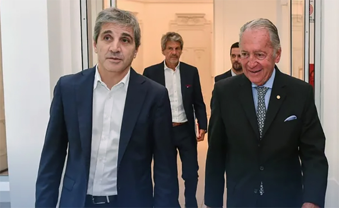 Industriales insisten con la Ley Pyme y advierten por la apertura de importaciones Industriales insisten con la Ley Pyme y advierten por la apertura de importaciones