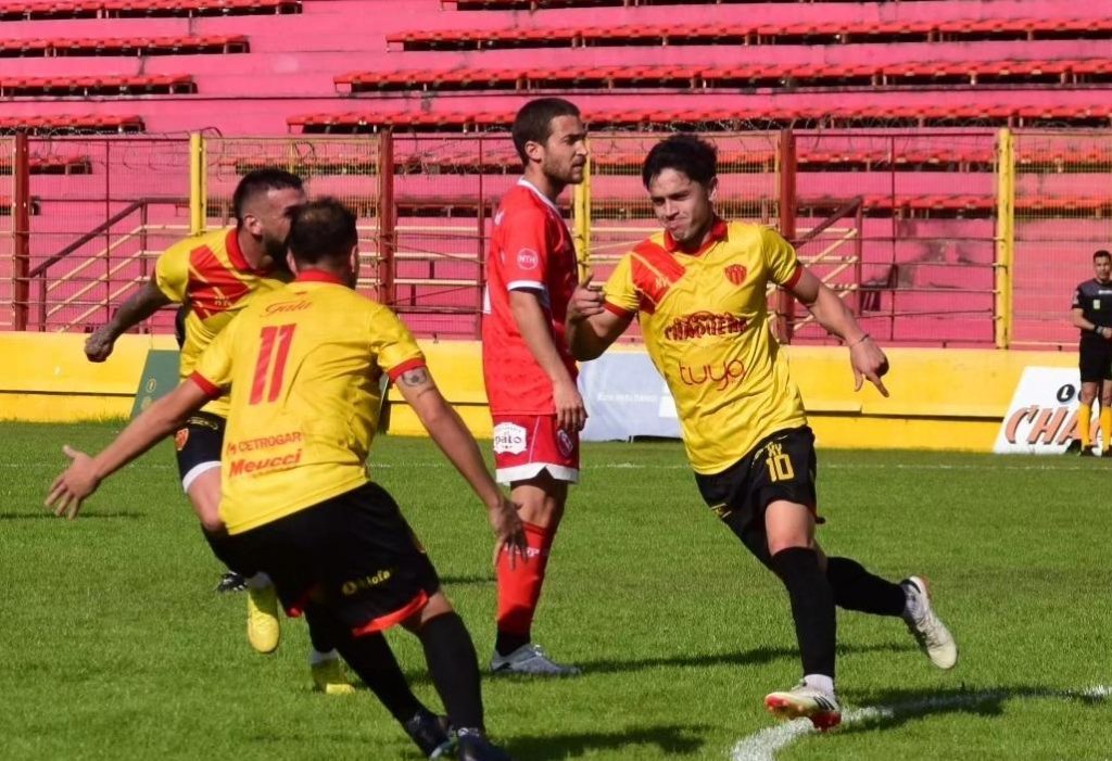 Federal “A”: se lo empataron a Sarmiento sobre el final en la antesala de los play off Federal “A”: se lo empataron a Sarmiento sobre el final en la antesala de los play off