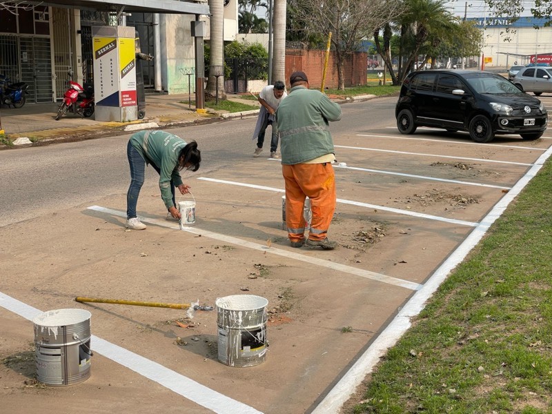 Reacondicionan parterres, columnas, cordones y rampas en espacios públicos de Resistencia Reacondicionan parterres, columnas, cordones y rampas en espacios públicos de Resistencia
