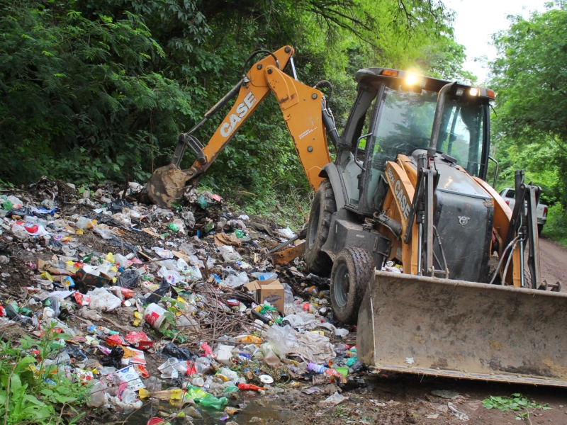 Respuesta municipal para despejar basurales en Villa Avalos Respuesta municipal para despejar basurales en Villa Avalos