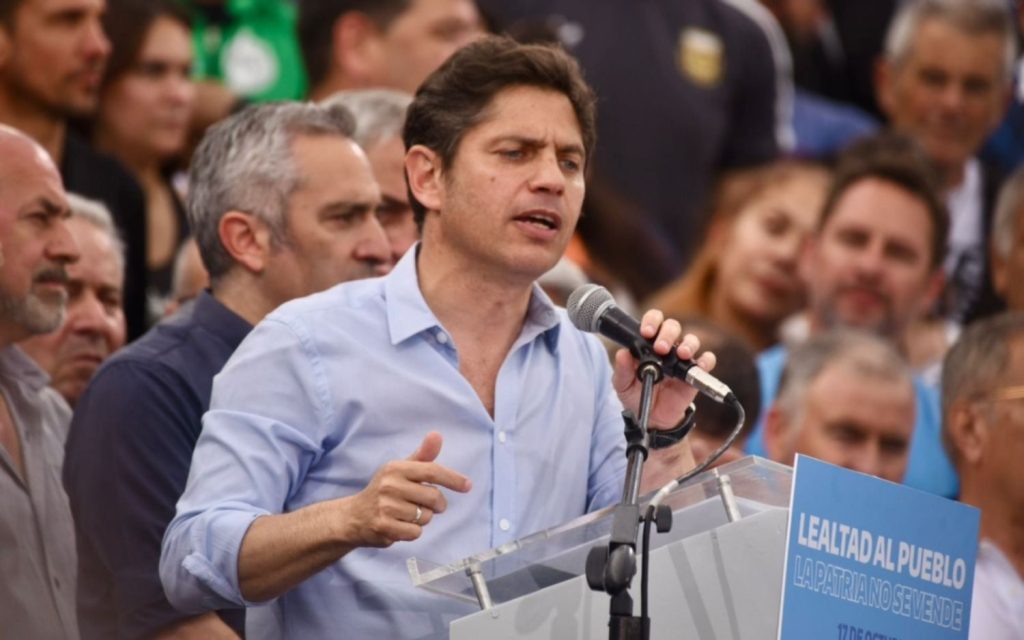 Desdoblar o no desdoblar: el dilema de Kicillof en el laberinto de la interna del PJ
