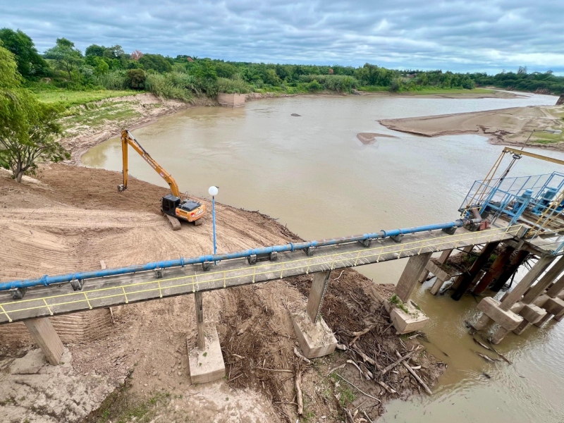 Puente Libertad: Sameep realizó la limpieza en la toma de agua cruda del río Bermejo Puente Libertad: Sameep realizó la limpieza en la toma de agua cruda del río Bermejo
