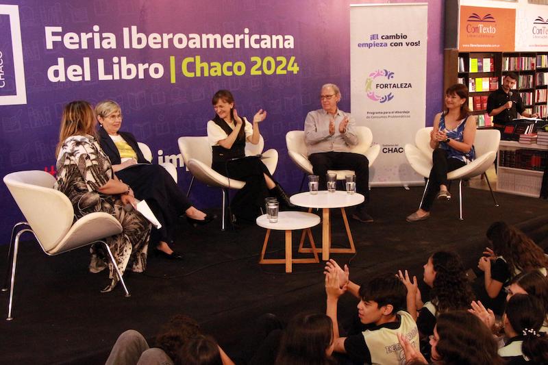 Feria del Libro: la vicegobernadora encabezó el conversatorio del programa Fortaleza en Abordaje para Consumos Problemáticos Feria del Libro: la vicegobernadora encabezó el conversatorio del programa Fortaleza en Abordaje para Consumos Problemáticos
