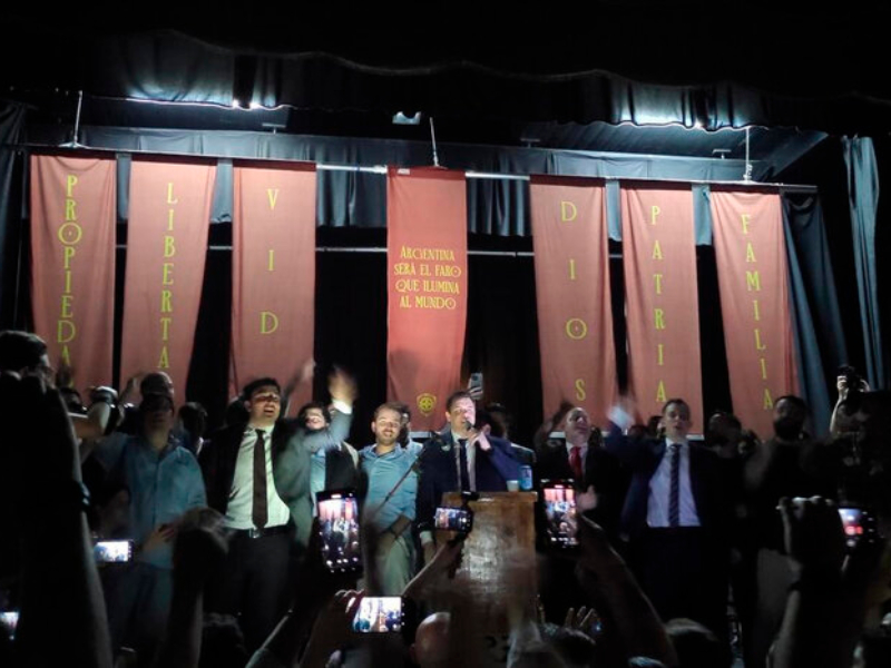 Sacudón en el Círculo Rojo por la financiación a agrupaciones extremistas del Gobierno Sacudón en el Círculo Rojo por la financiación a agrupaciones extremistas del Gobierno