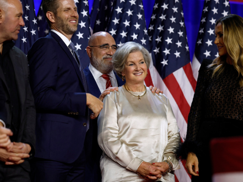 Trump nombró a su jefa de gabinete que será la primera mujer en ocupar ese cargo en EEUU Trump nombró a su jefa de gabinete que será la primera mujer en ocupar ese cargo en EEUU