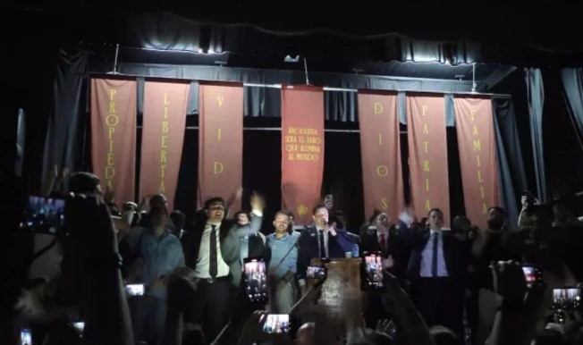 Lanzaron la agrupación “Las Fuerzas del Cielo” como el “brazo armado” de Milei Lanzaron la agrupación “Las Fuerzas del Cielo” como el “brazo armado” de Milei