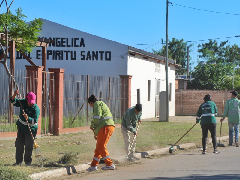 Finalizó operativo de limpieza general en el barrio Chelliyí que demandó dos días Finalizó operativo de limpieza general en el barrio Chelliyí que demandó dos días