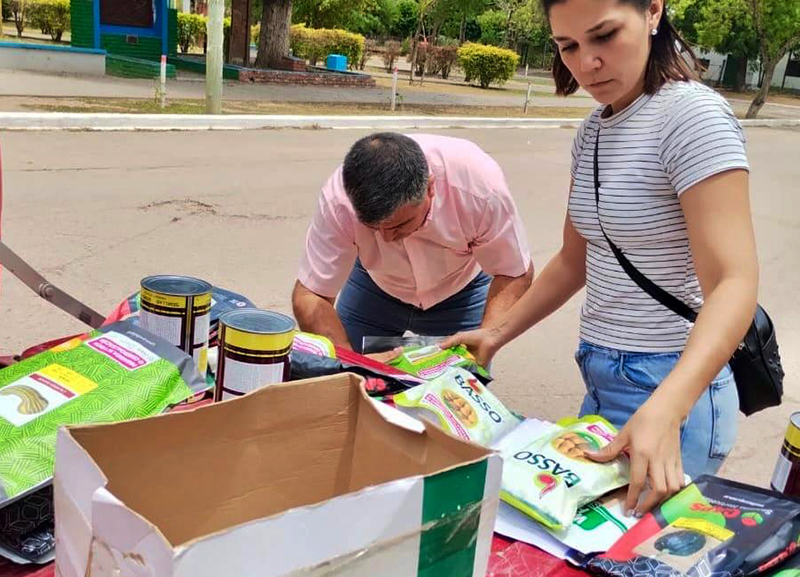El Gobierno del Chaco comenzó a entregar semillas y combustible a Consorcios Rurales El Gobierno del Chaco comenzó a entregar semillas y combustible a Consorcios Rurales