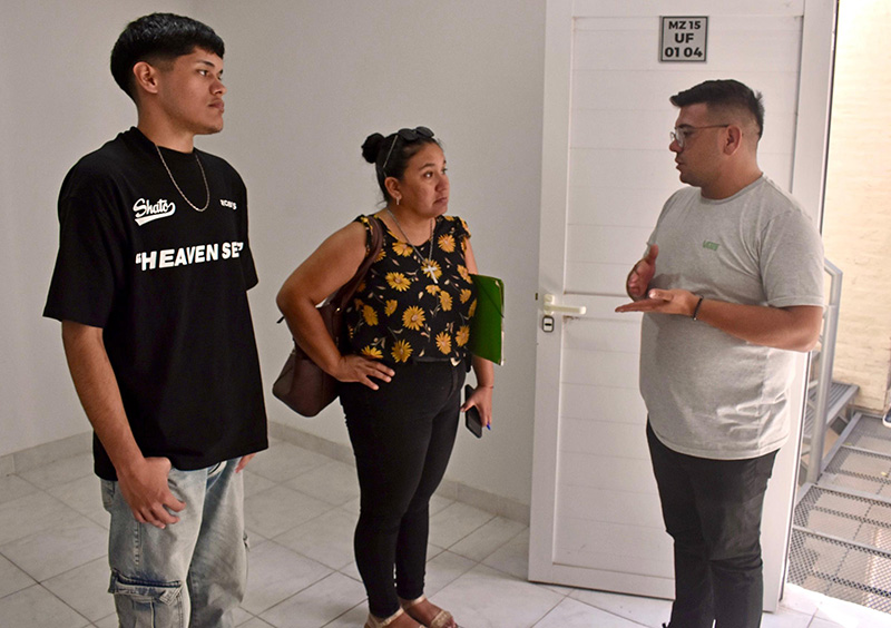 Comenzó la llegada de estudiantes de toda la provincia a la Residencia Estudiantil 1 de Resistencia Comenzó la llegada de estudiantes de toda la provincia a la Residencia Estudiantil 1 de Resistencia