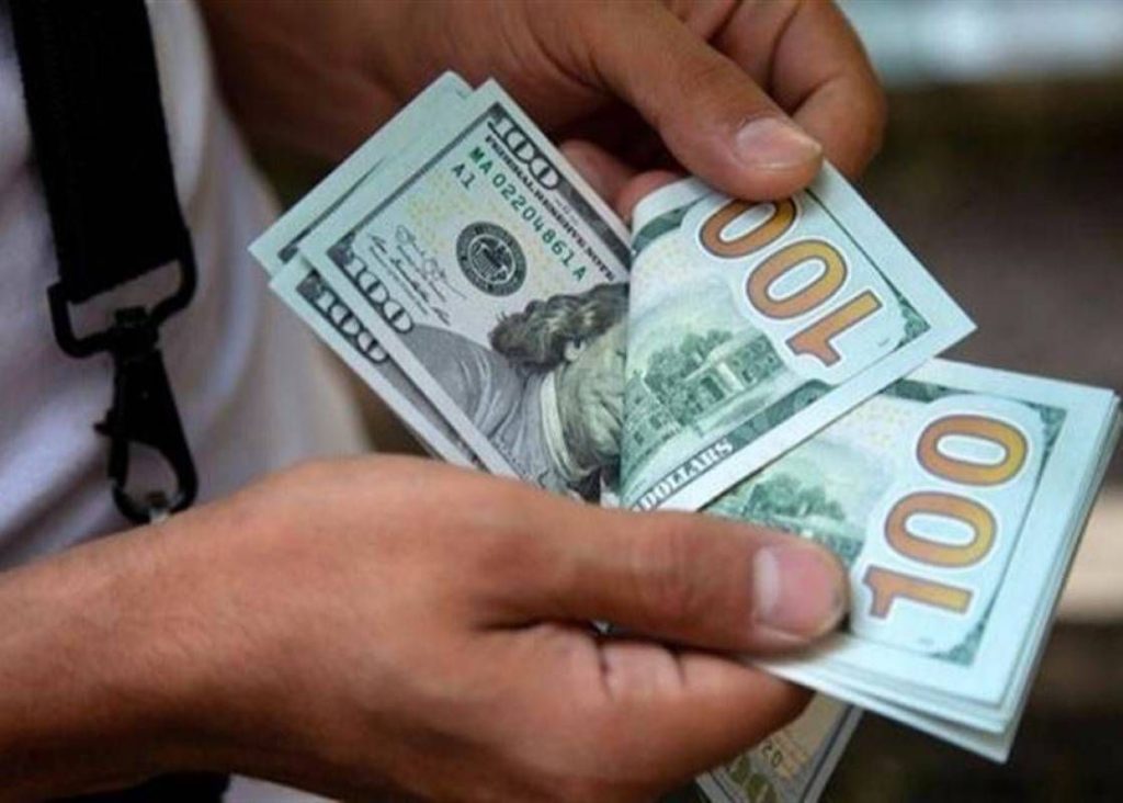 El dólar blue se dispara por encima de los 40 y pone en alerta a la City