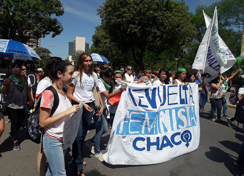 Mujeres marcharon en Resistencia con fuertes consignas contra las políticas de Milei Mujeres marcharon en Resistencia con fuertes consignas contra las políticas de Milei