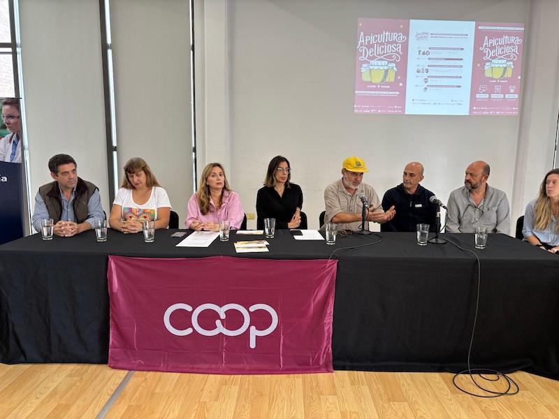 Se presentó la primera edición de la Expo Apícola de los Humedales Se presentó la primera edición de la Expo Apícola de los Humedales