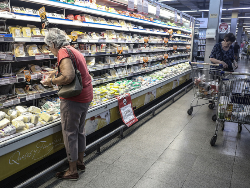 Ante suba de tarifas, cae compra de alimentos: ingresos cada vez más apretados por obligaciones fijas Ante suba de tarifas, cae compra de alimentos: ingresos cada vez más apretados por obligaciones fijas