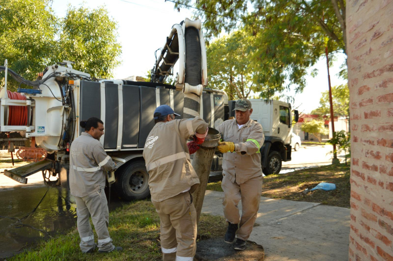 SAMEEP realizó tareas de limpieza y mantenimiento de cloacas en el barrio Borrini de Resistencia SAMEEP realizó tareas de limpieza y mantenimiento de cloacas en el barrio Borrini de Resistencia