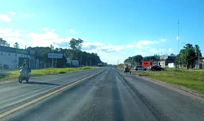 Preocupación y decepción: notoria disminución de máquinas y obreros en la Autovía 12 de Corrientes Preocupación y decepción: notoria disminución de máquinas y obreros en la Autovía 12 de Corrientes