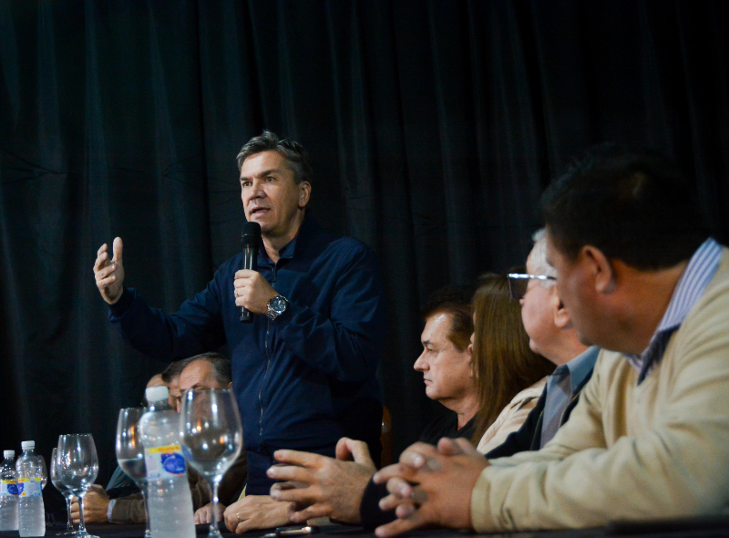 Entrega de herramientas en Hermoso Campo: “Los consorcios camineros tienen un espíritu y un fin solidario”, afirmó Zdero Entrega de herramientas en Hermoso Campo: “Los consorcios camineros tienen un espíritu y un fin solidario”, afirmó Zdero