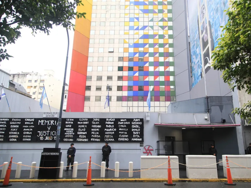 Tras el ataque de Estados Unidos a Irán, refuerzan la seguridad en objetivos israelíes en Buenos Aires Tras el ataque de Estados Unidos a Irán, refuerzan la seguridad en objetivos israelíes en Buenos Aires