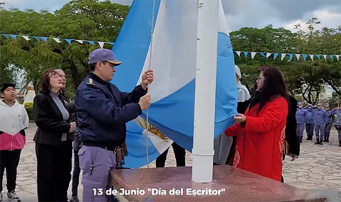 Las Breñas conmemoró el Día del Escritor con acto alusivo en la Plaza Sarmiento Las Breñas conmemoró el Día del Escritor con acto alusivo en la Plaza Sarmiento