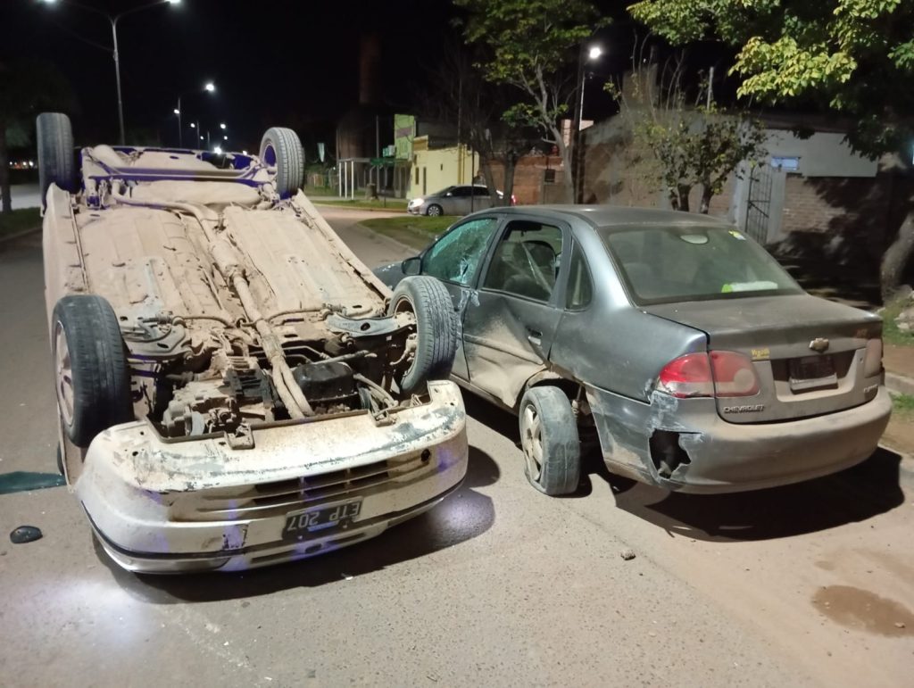 Las Breñas: manejaba ebrio, chocó un auto estacionado y le secuestraron el vehículo Las Breñas: manejaba ebrio, chocó un auto estacionado y le secuestraron el vehículo