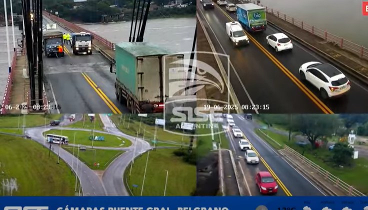 Demoras del tránsito en el puente Chaco-Corrientes debido a un camión averiado Demoras del tránsito en el puente Chaco-Corrientes debido a un camión averiado