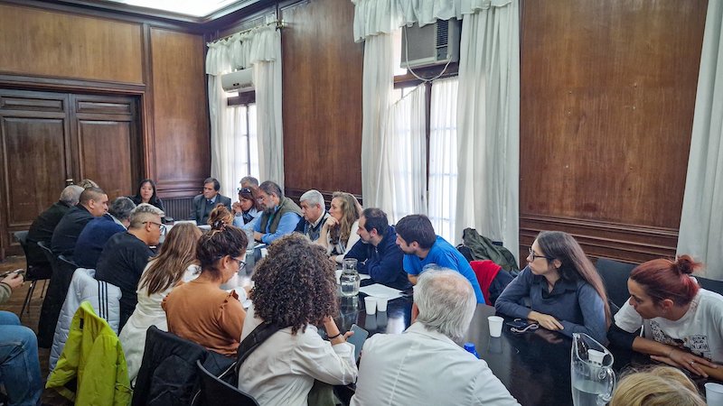 Fracasó la reunión entre el Gobierno y los gremios del Hospital Garrahan: continúan las medidas de fuerza Fracasó la reunión entre el Gobierno y los gremios del Hospital Garrahan: continúan las medidas de fuerza
