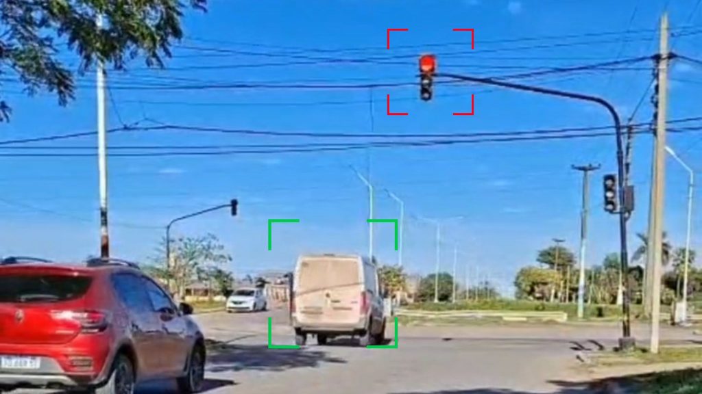 Controles de tránsito en Resistencia: secuestros y multas por cruzar semáforos en rojo y falta de casco Controles de tránsito en Resistencia: secuestros y multas por cruzar semáforos en rojo y falta de casco