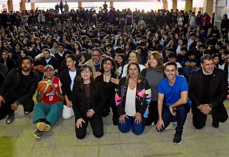 La vicegobernadora Schneider encabezó la jornada Prevención y Promoción de la Salud Integral en Adolescentes La vicegobernadora Schneider encabezó la jornada Prevención y Promoción de la Salud Integral en Adolescentes