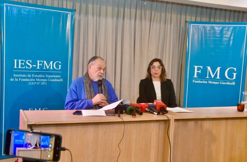El Gobierno y la Fundación Giardinelli lanzaron el 30° Foro Internacional del Libro y la Lectura El Gobierno y la Fundación Giardinelli lanzaron el 30° Foro Internacional del Libro y la Lectura