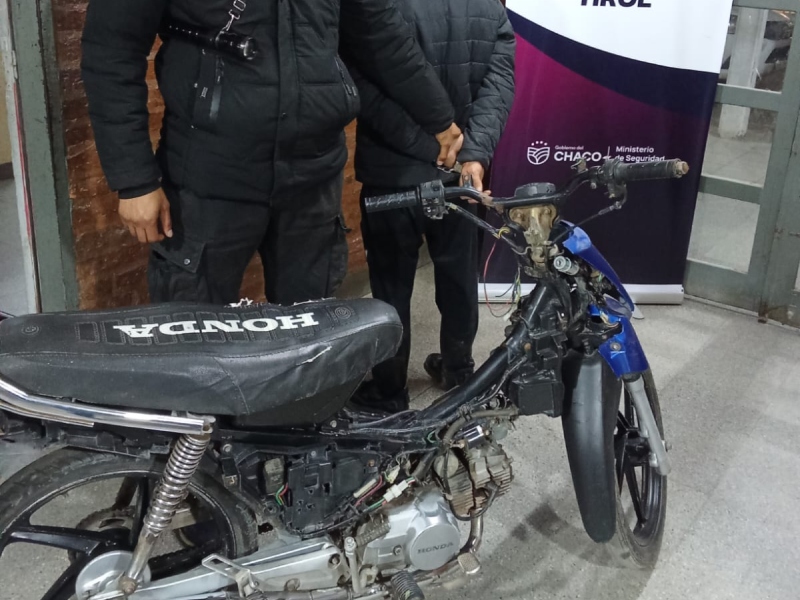Buscado por la justicia fue demorado con una moto robada en Tirol Buscado por la justicia fue demorado con una moto robada en Tirol
