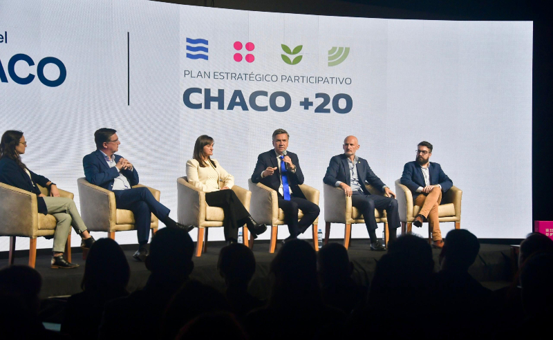 Zdero presentó el Plan Estratégico Participativo “Chaco +20: “Son políticas que trascienden los gobiernos” Zdero presentó el Plan Estratégico Participativo “Chaco +20: “Son políticas que trascienden los gobiernos”