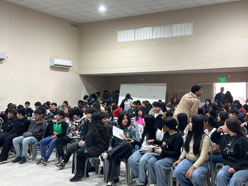 Valiosa jornada sobre Violencia Digital por Motivos de Género en Castelli Valiosa jornada sobre Violencia Digital por Motivos de Género en Castelli