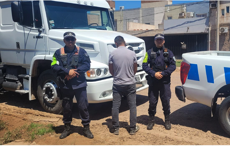 Robaron un camión municipal en Sáenz Peña y apareció en Fontana Robaron un camión municipal en Sáenz Peña y apareció en Fontana