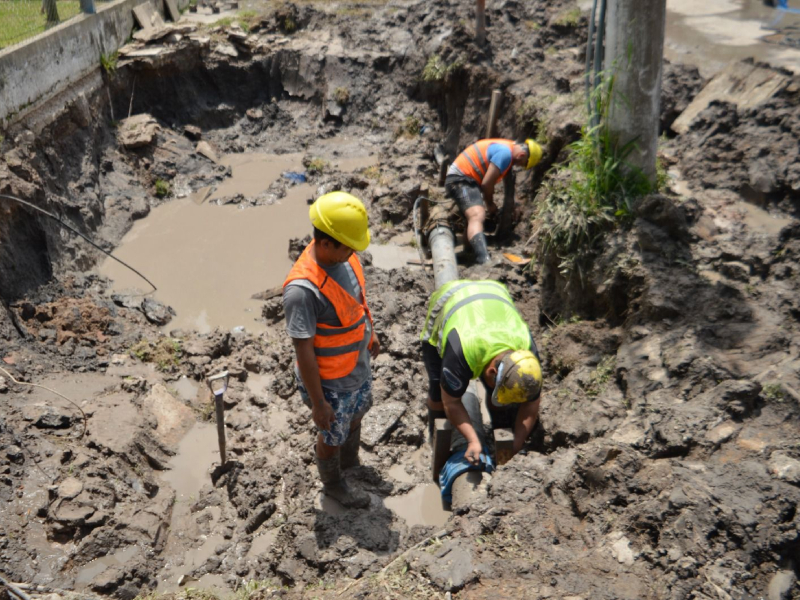 Sameep restableció el servicio de agua potable en los barrios San Cayetano, España y Provincias Unidas Sameep restableció el servicio de agua potable en los barrios San Cayetano, España y Provincias Unidas