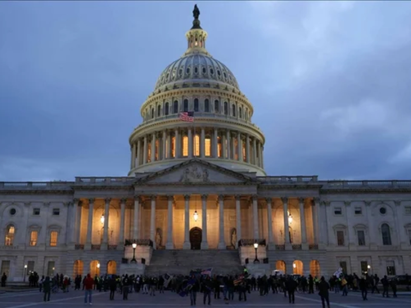 El Senado de Estados Unidos busca poner fin al cierre gubernamental más largo de su historia El Senado de Estados Unidos busca poner fin al cierre gubernamental más largo de su historia