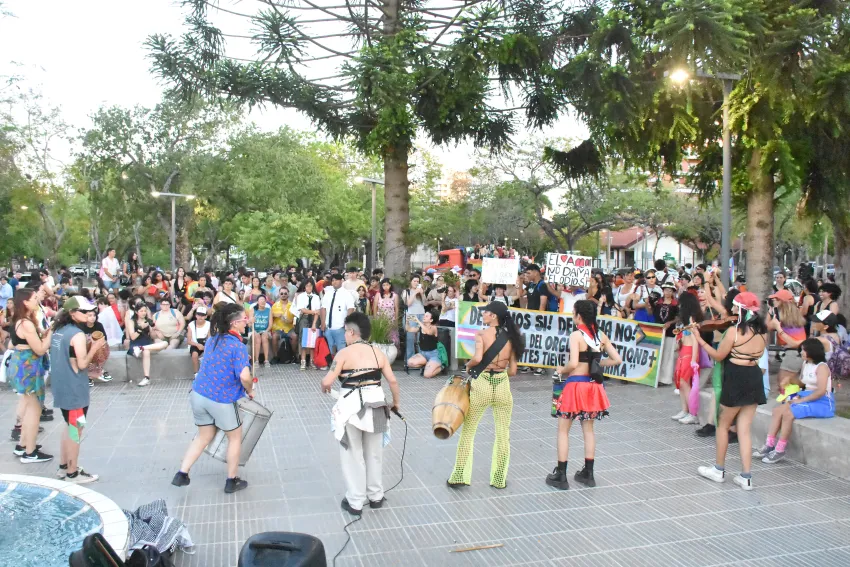 Más de 400 artistas de Argentina componen la grilla cultural del 38° Encuentro Plurinacional que tiene como sede la ciudad de Corrientes Más de 400 artistas de Argentina componen la grilla cultural del 38° Encuentro Plurinacional que tiene como sede la ciudad de Corrientes