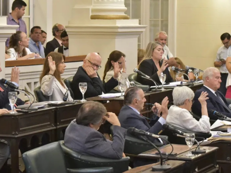 Senadores correntinos repudiaron la imposición del nombre de un represor a una plaza en la Sociedad Rural Senadores correntinos repudiaron la imposición del nombre de un represor a una plaza en la Sociedad Rural