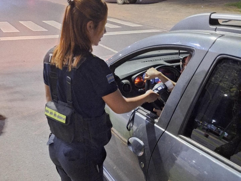 Operativos móviles en Resistencia: 25 vehículos demorados y 18 alcoholemias positivas durante el fin de semana Operativos móviles en Resistencia: 25 vehículos demorados y 18 alcoholemias positivas durante el fin de semana