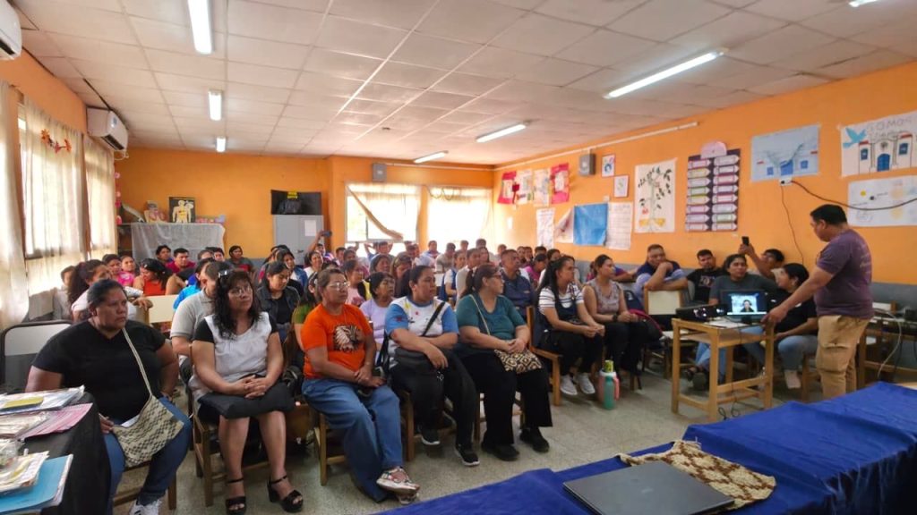 Educación intercultural: más de 130 docentes se capacitaron en alfabetización en lengua Wichí