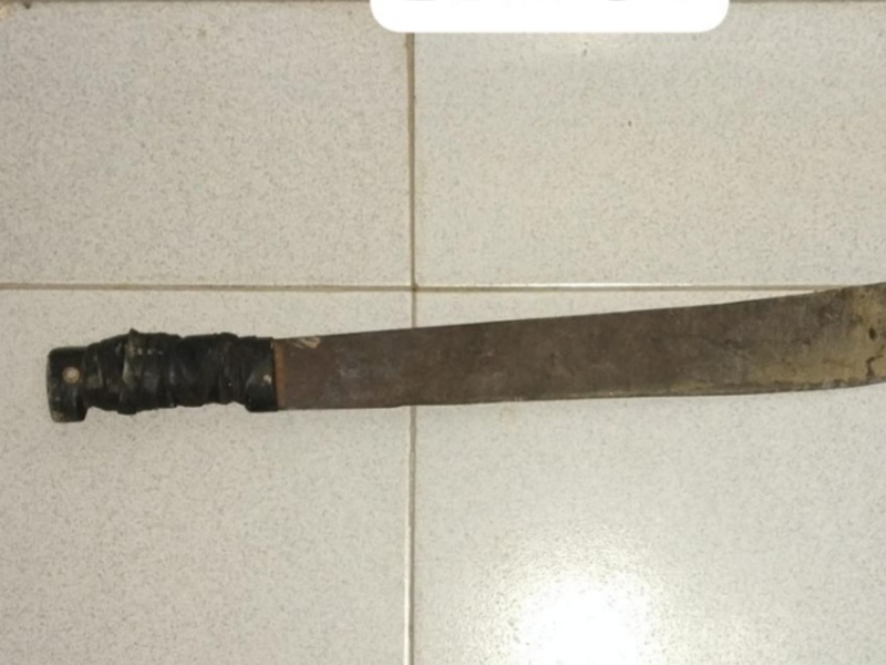 Las Breñas: detuvieron a un hombre por amenazas y lesionar a un policía con un machete Las Breñas: detuvieron a un hombre por amenazas y lesionar a un policía con un machete